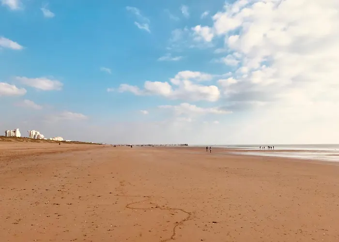 Casa de Férias Maison Hirondelles, Piscine Et Forêt Saint-Jean-de-Monts