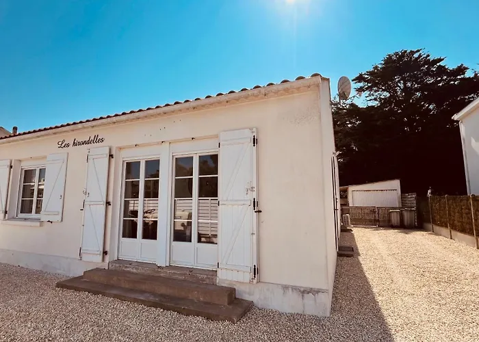 Maison Hirondelles, Piscine Et Forêt *